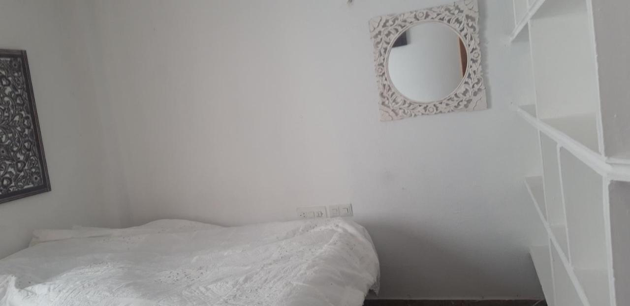 Habitaciones Amplias En El Centro De Гранада Екстериор снимка