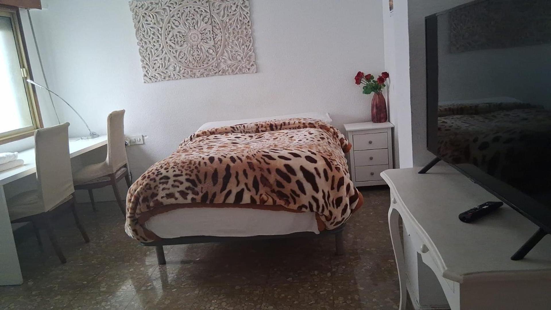 Habitaciones Amplias En El Centro De Гранада Екстериор снимка